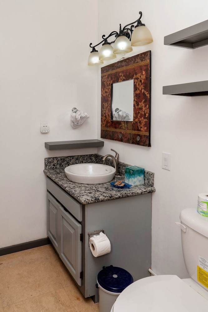 Deluxe Single Room, Ensuite, Beach View (Beach Front 2nd Floor) photo 3