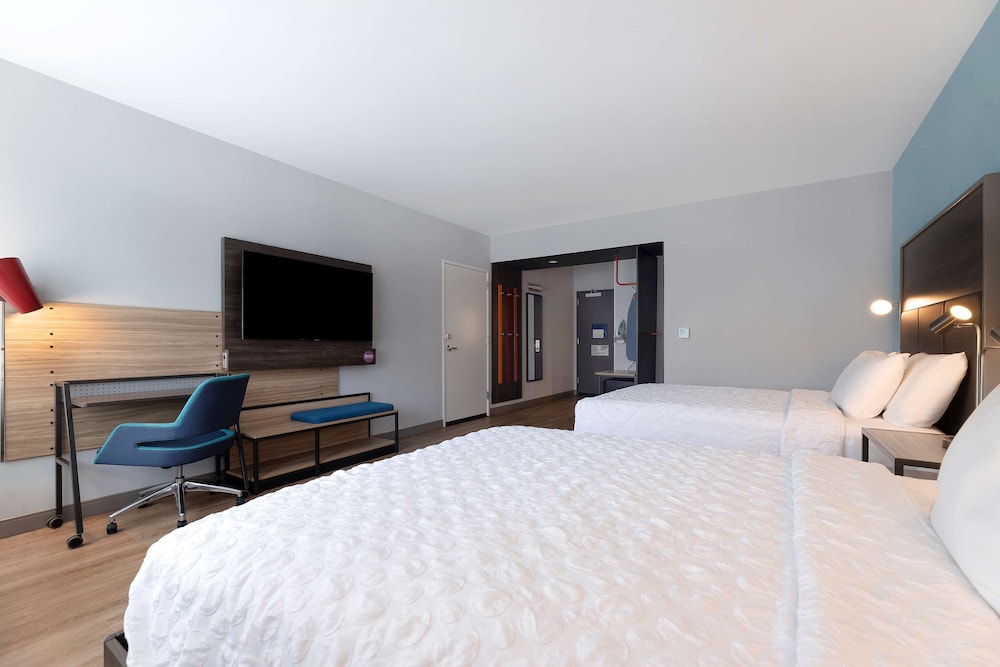 Room, 2 Queen Beds, Accessible, Bathtub - Photo 3
