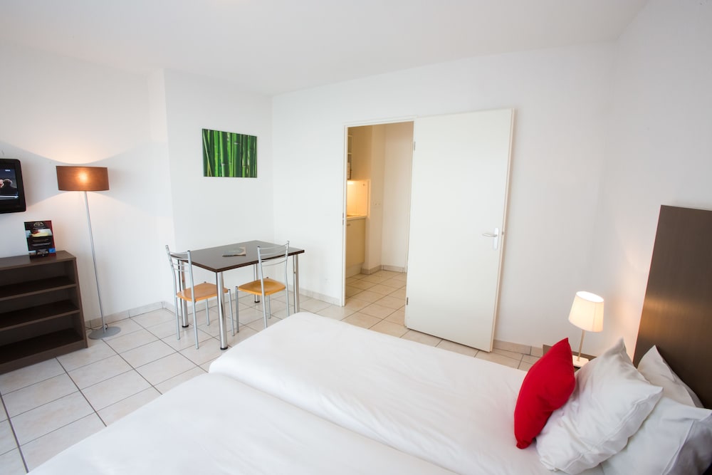 STANDARD STUDIO (SINGLE BEDS) photo 2