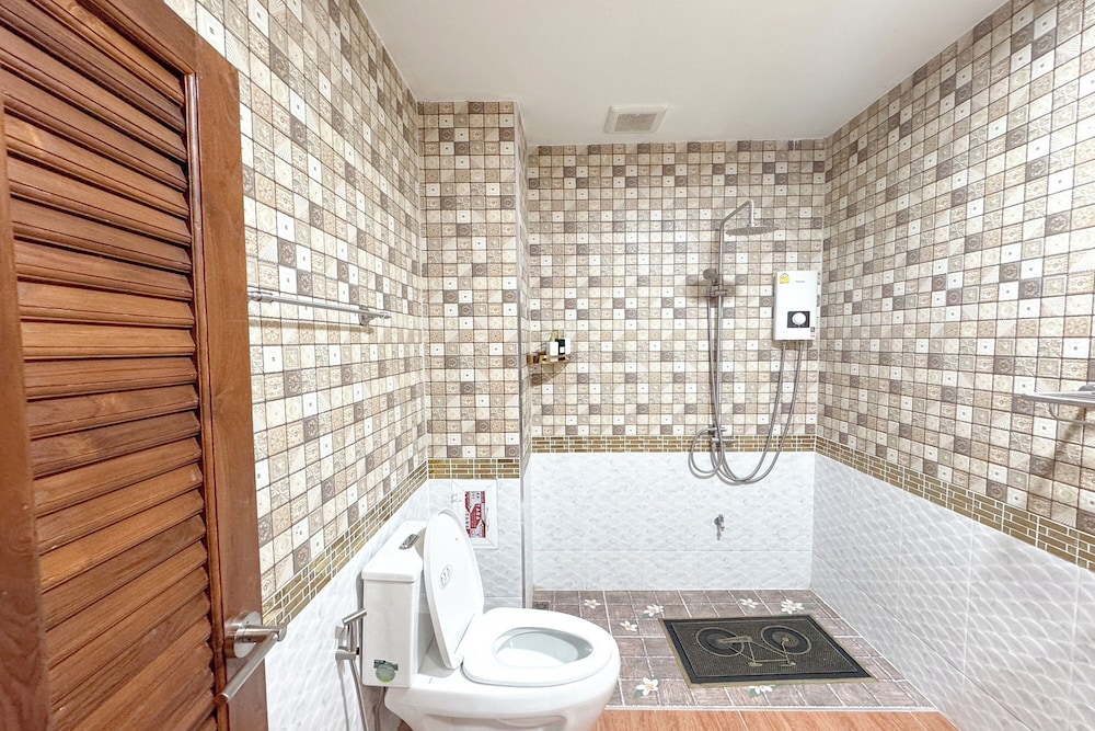 Suite King Room - Photo 6