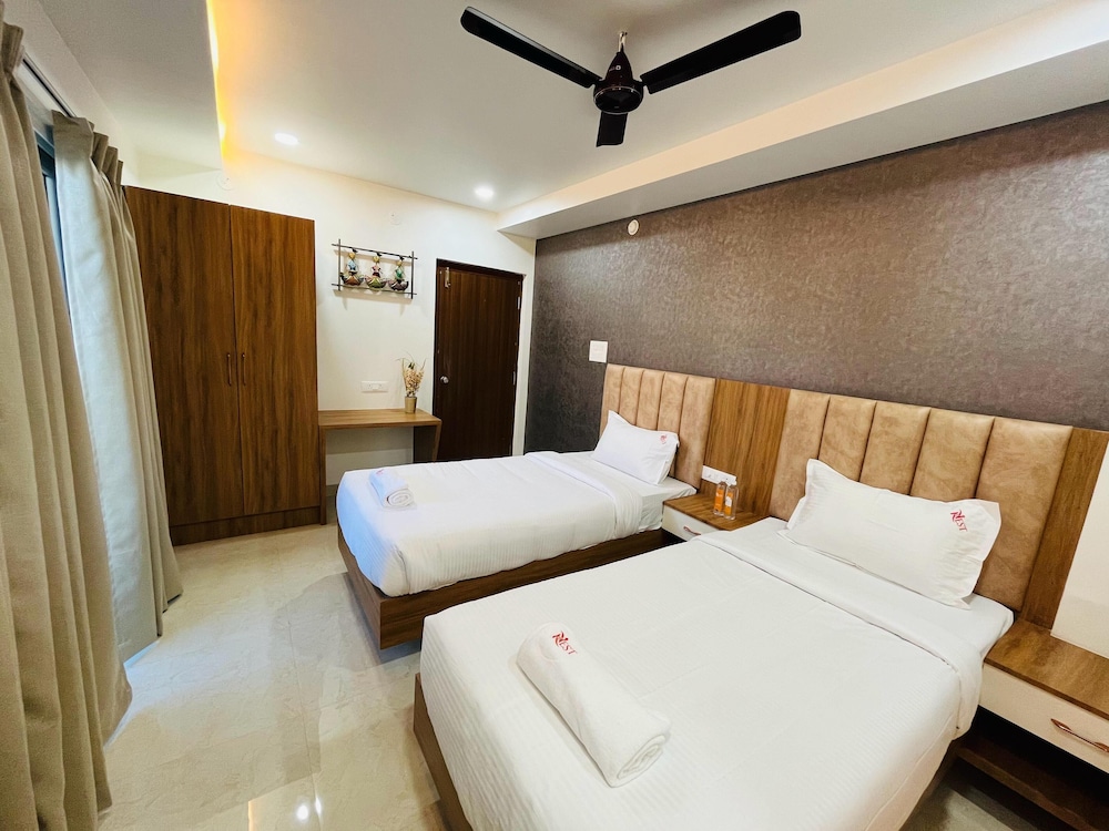 Basic Twin Room - Photo 2