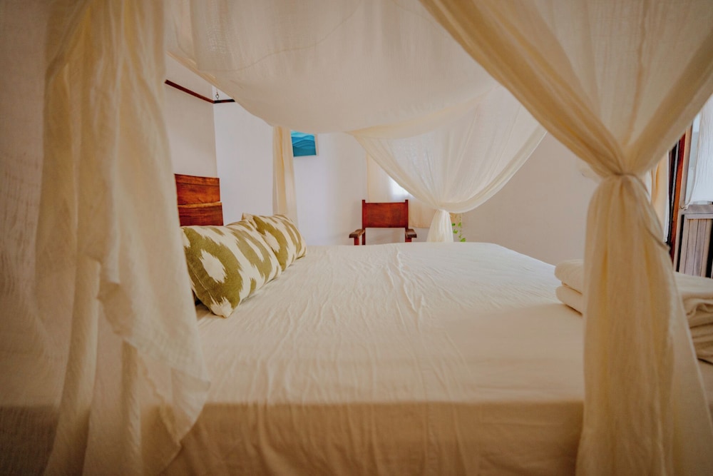 Comfort Room photo 2
