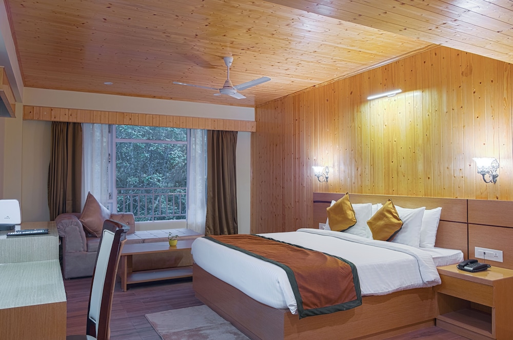 Executive Suite - Photo 1
