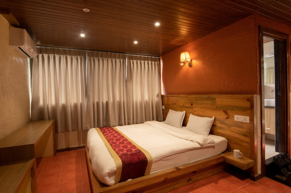 Deluxe Double or Twin Room, 1 Bedroom, Private Bathroom, Garden View photo 1