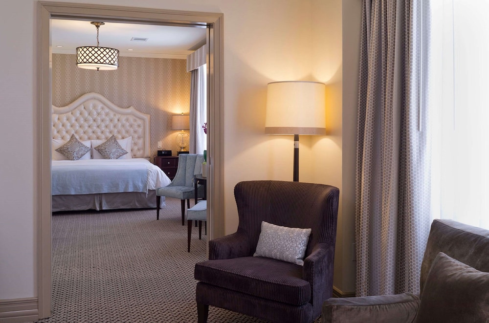 Suite, 1 King Bed (Bridal Suite) - Photo 2