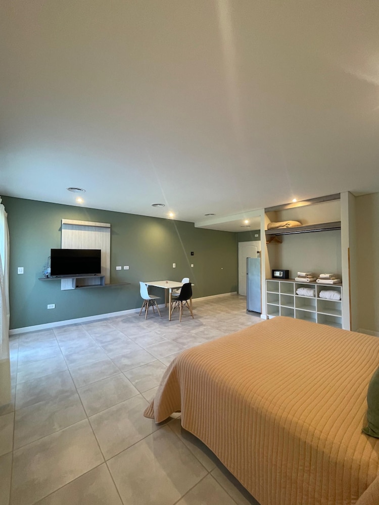 Superior Suite, 1 King Bed, Pool View, Tower photo 1