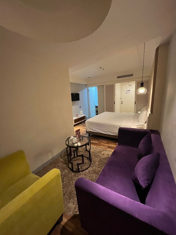 Business Room - Photo 3
