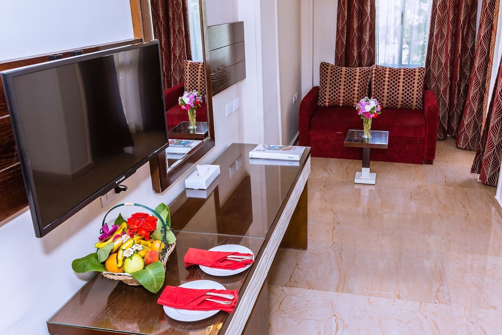 Superior Triple Room with Sea View thumbnail 5