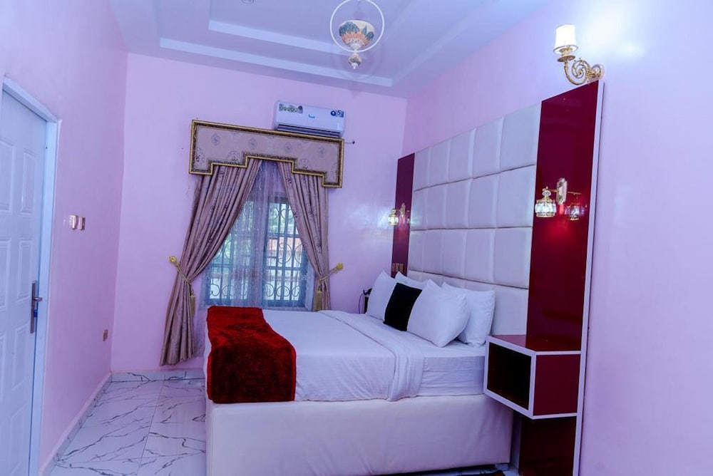 Royal Room photo 1