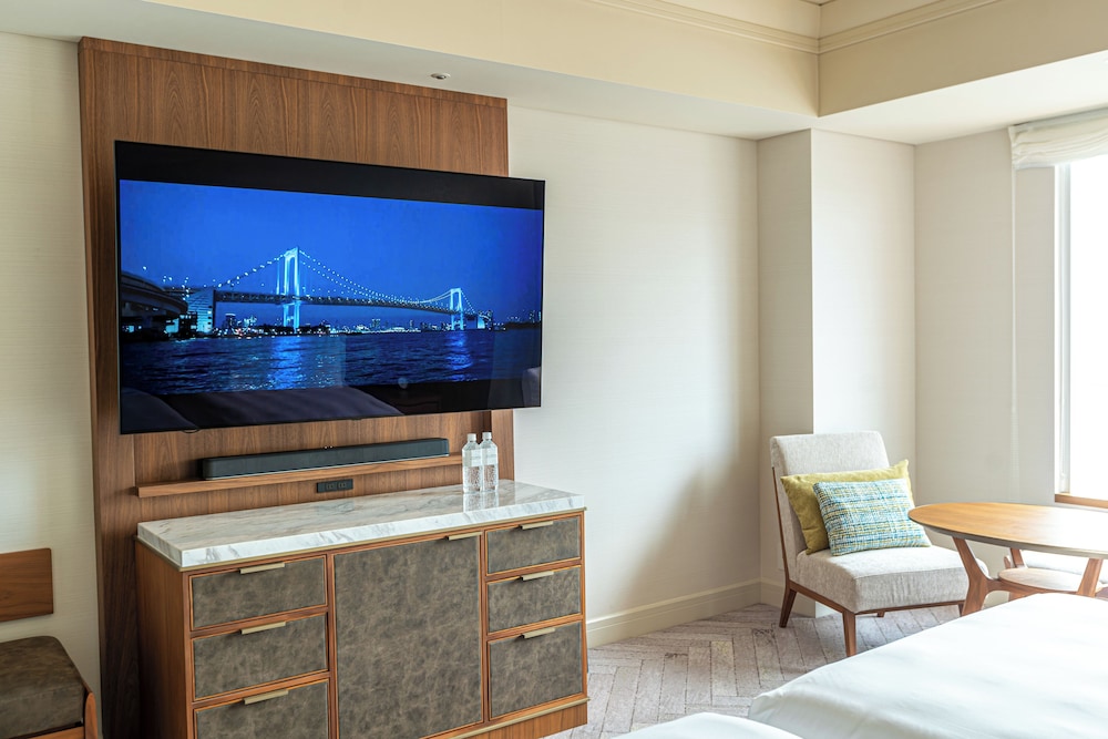 Classic Room, 1 King Bed, Bay View photo
