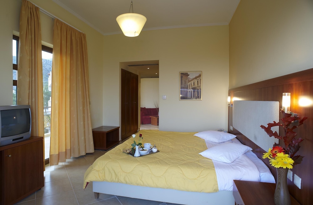 Standard Double or Twin Room - Photo 3