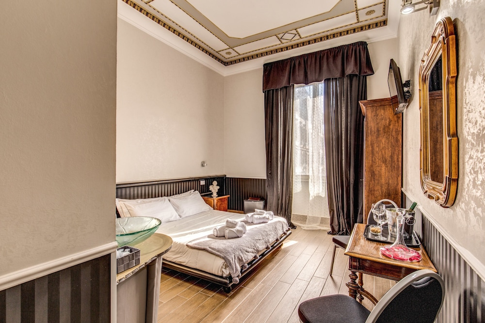Junior Double Room, 1 Queen Bed photo 1