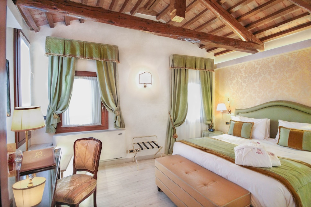 Panoramic Double Room, City View photo 1