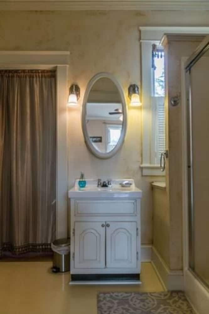 Suite, Private Bathroom (Master Suite with Private Bath) photo 2