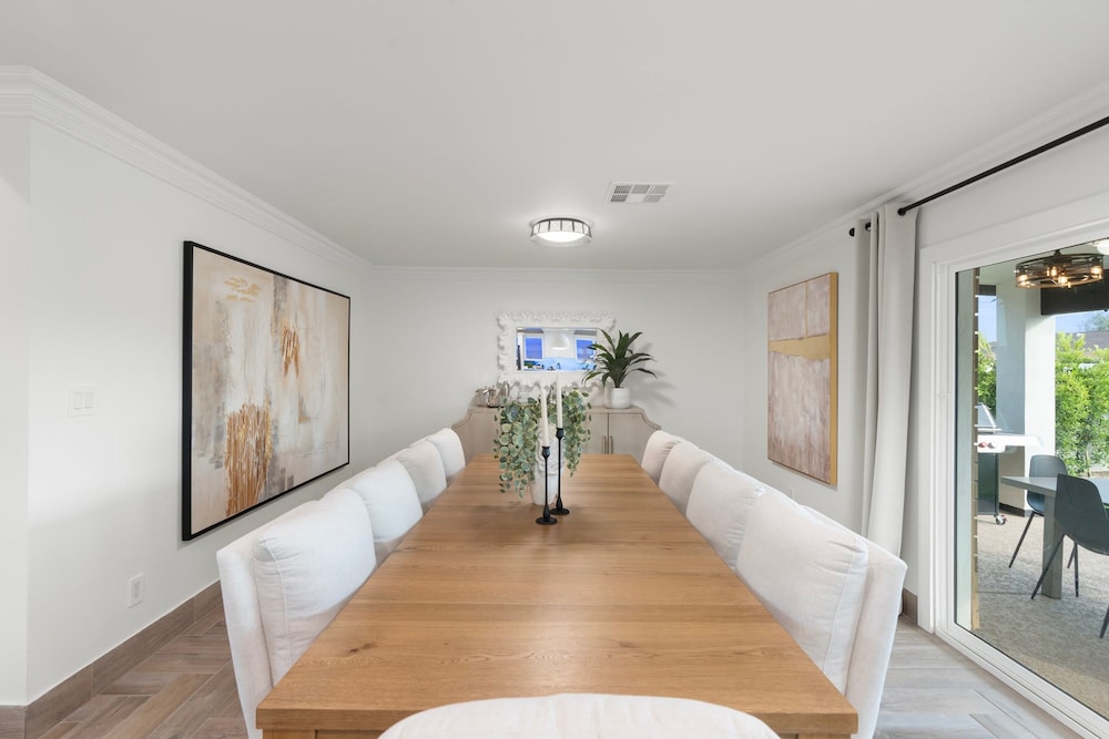 NEW The Hensley on Hubbell Designer Oasis w Pool, Photo 10