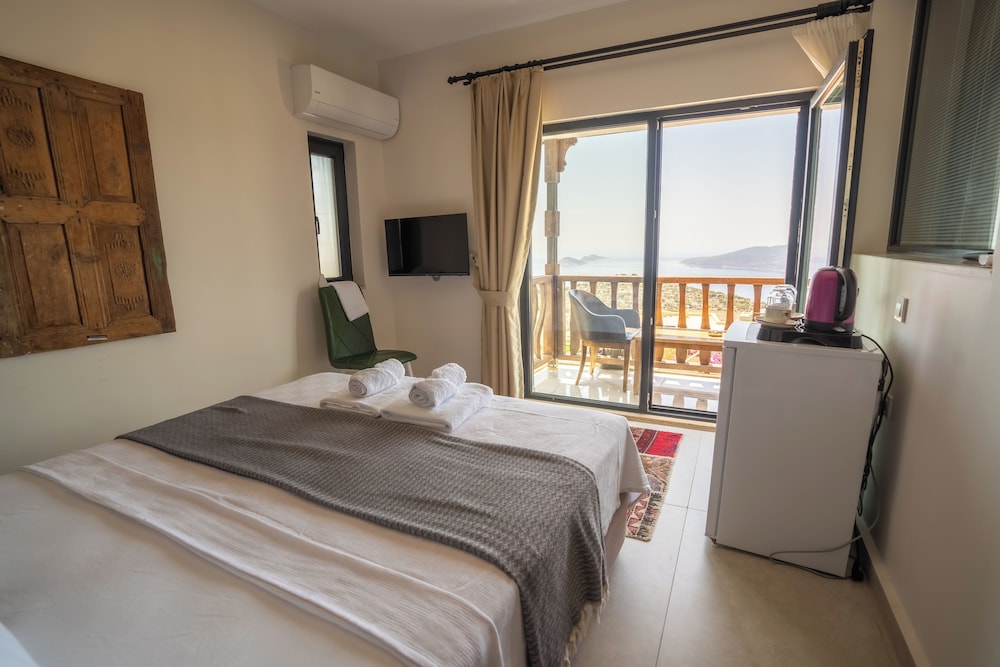 Classic Double Room, 1 Bedroom, Sea View photo 2