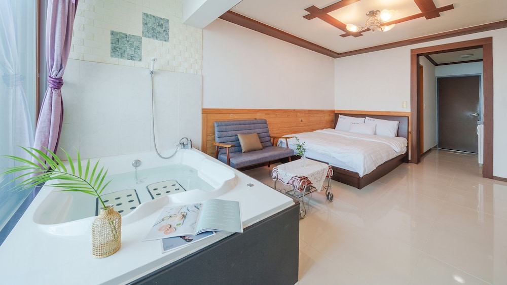 Basic Room, 1 Bedroom (104 Lovelypink) - Photo 5