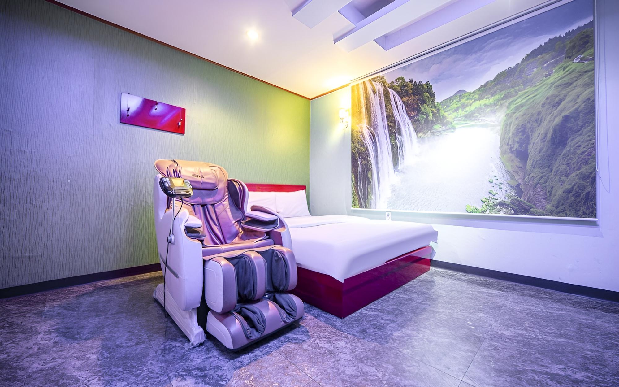 Room (Massage chair room (1st week / wave m) photo 2