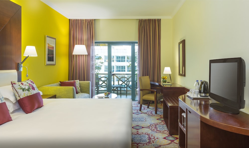 Standard Room, 1 King Bed, Balcony