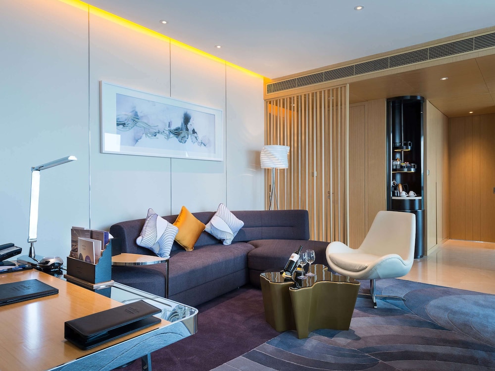 Deluxe Suite, 1 King Bed