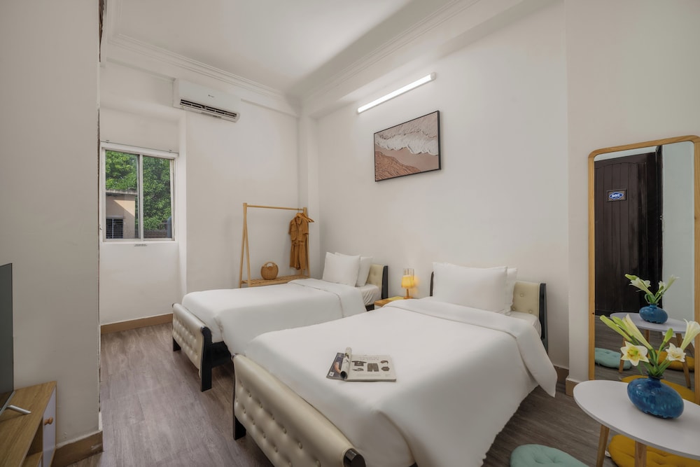Deluxe Double Room, 2 Twin Beds - Photo 3