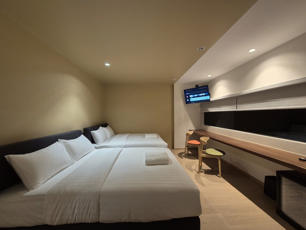Basic Quadruple Room, Non Smoking, City View photo 1