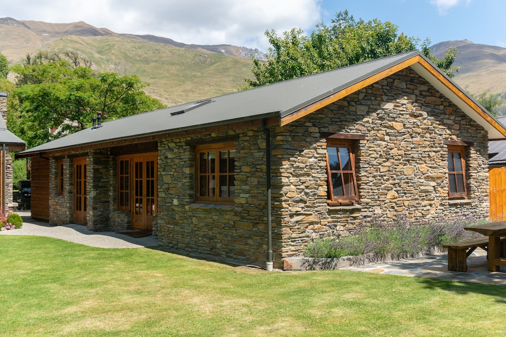Ruby Cottage
