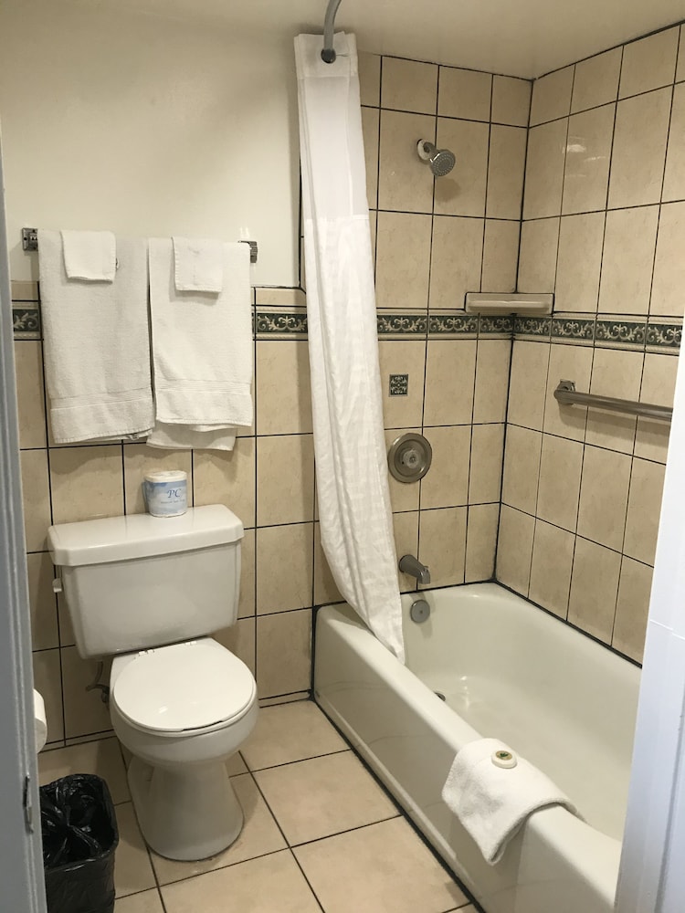 Economy Double Room, 1 Double Bed - Photo 4