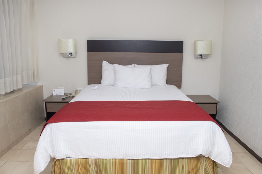 Room, 1 Double Bed, Accessible, Non Smoking - Photo 2