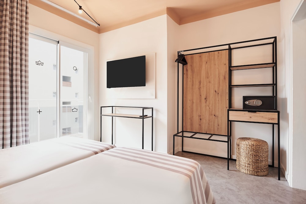 Standard Double Room, Pool View (Bed & Unlimited Brunch) - Photo 2