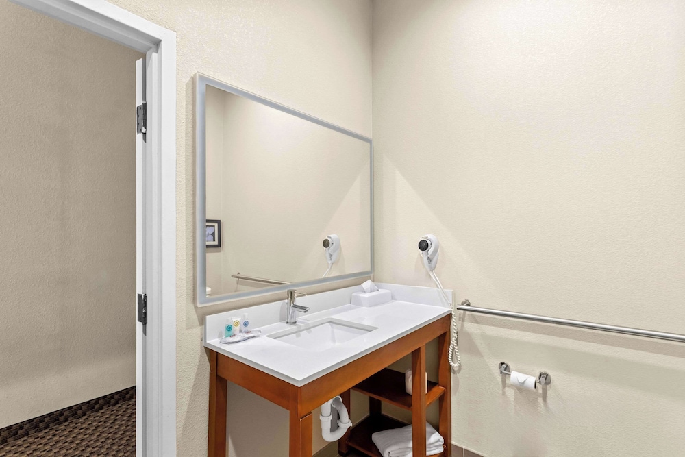 Suite, Multiple Beds, Non Smoking - Photo 4