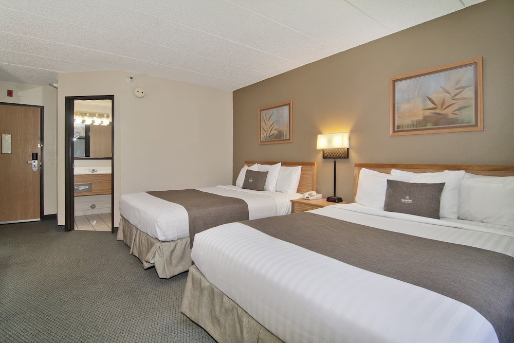 Standard Room, 2 Queen Beds, Non Smoking - Photo 2
