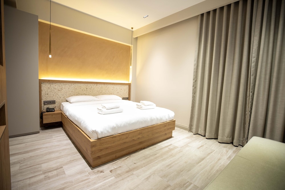 Deluxe Triple Room photo 3