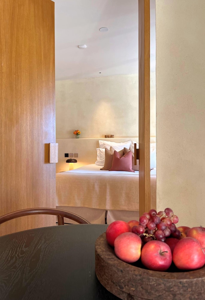 Premium Suite, 1 King Bed, Private Pool, Valley View photo