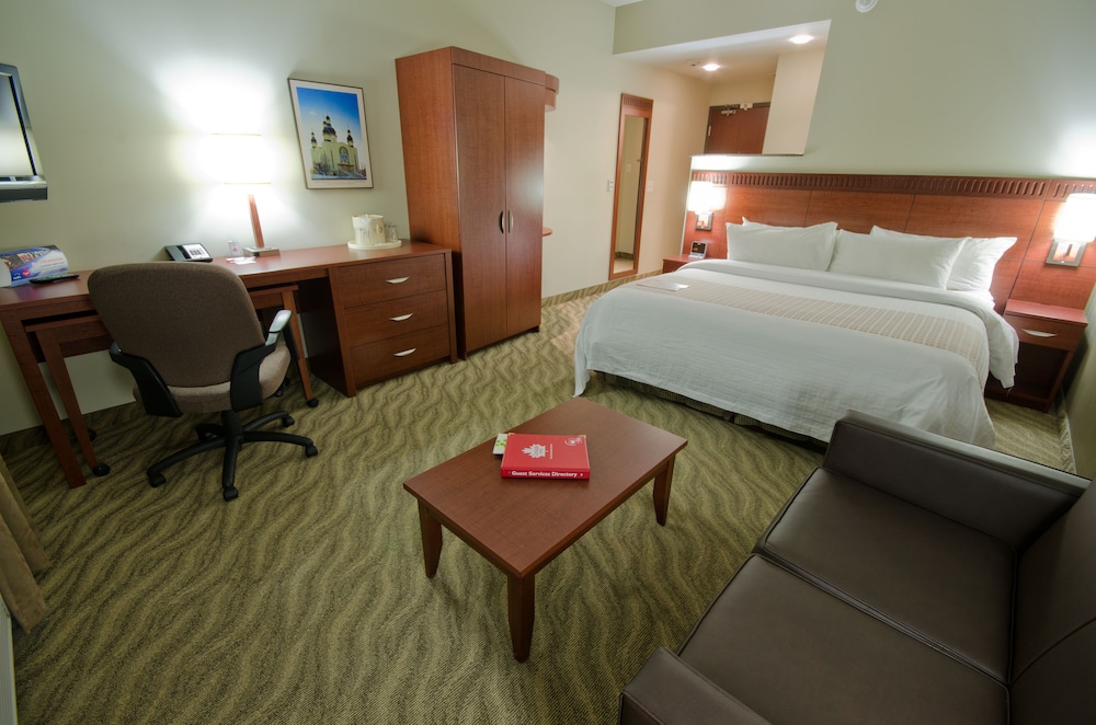 Deluxe Room, 1 King Bed photo 1