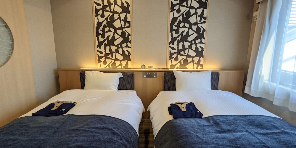 Economy Twin Room, Non Smoking - Photo 3