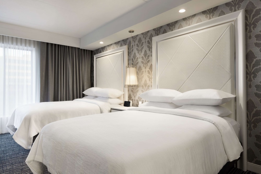 Suite, 2 Queen Beds, Accessible (Mobility/Hearing, Roll-in Shower)