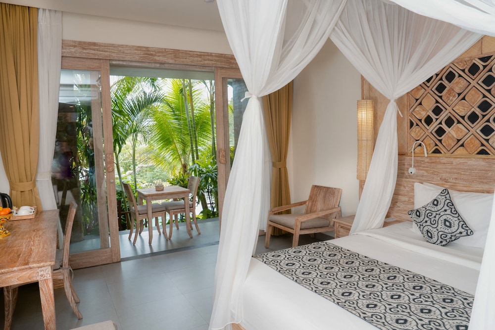 Suite with Pool Access - Photo 1