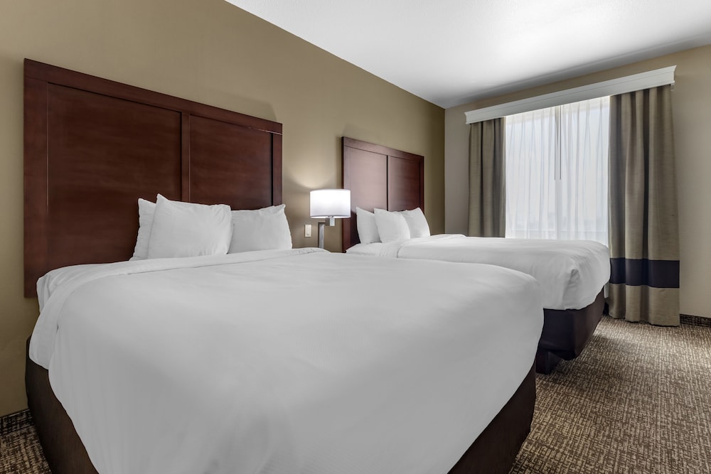 Suite, Multiple Beds, Non Smoking - Photo 4