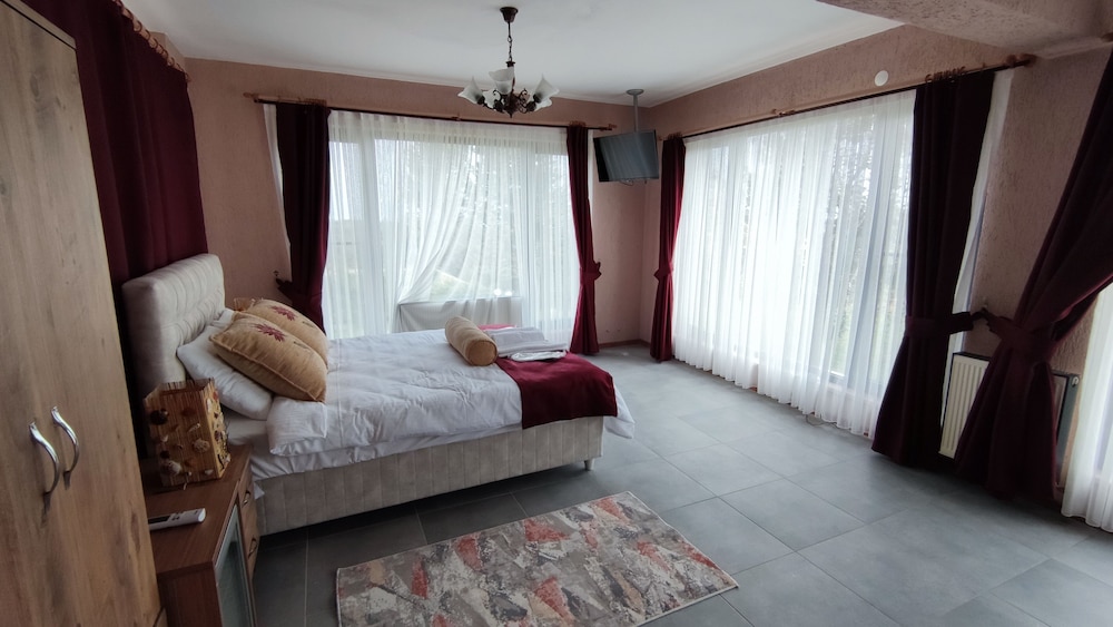 Deluxe Room, Garden View photo 1