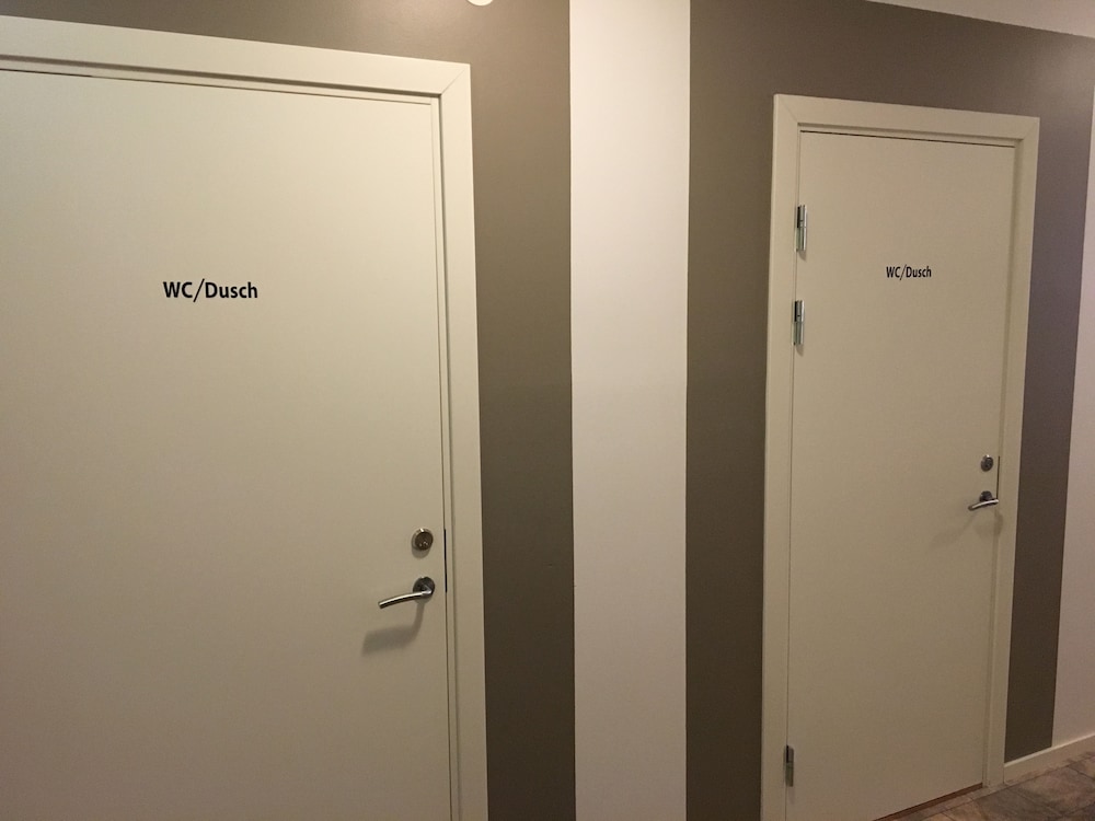 Twin Room, Shared Bathroom photo 2