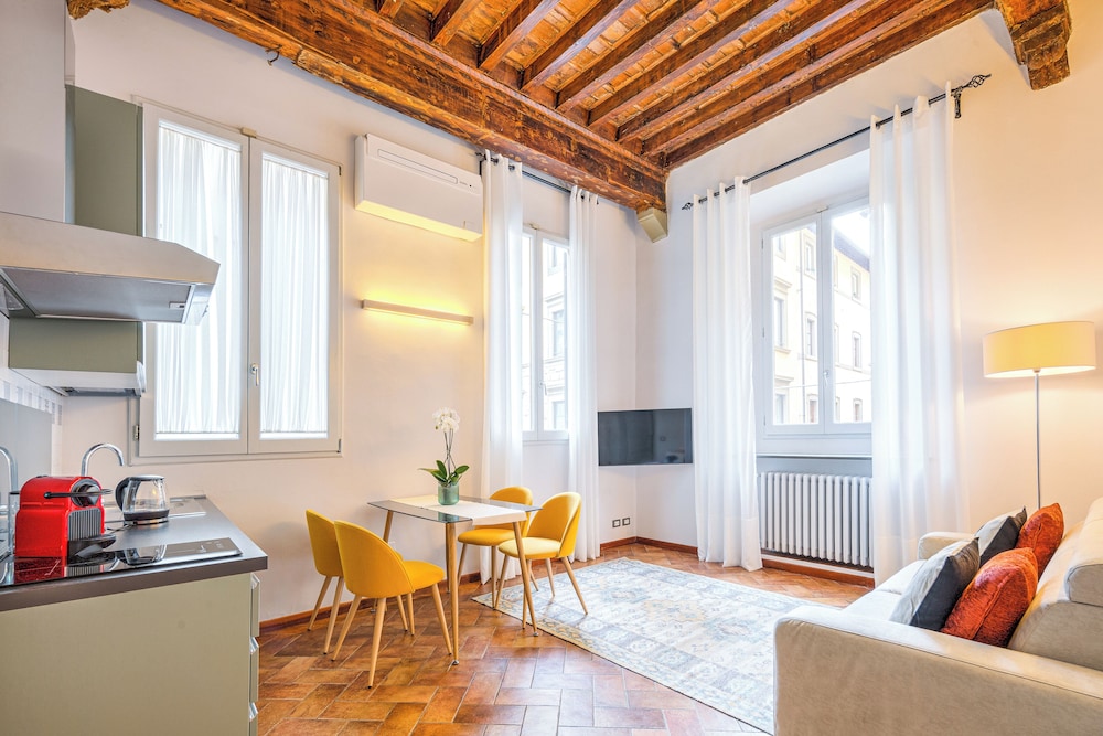 Comfort Apartment, City View