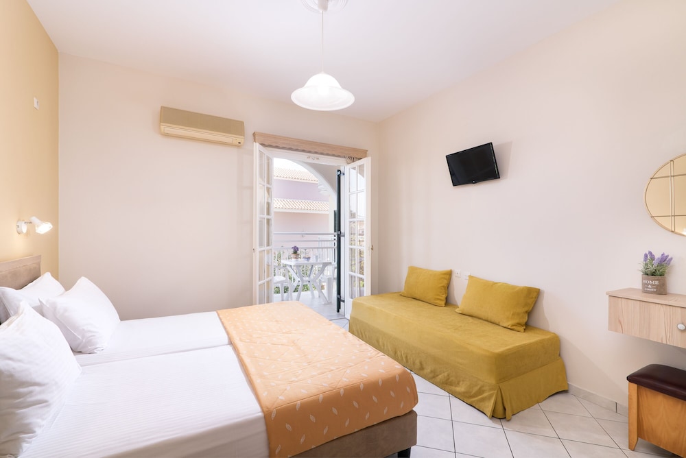 Triple Room, Garden View photo 2