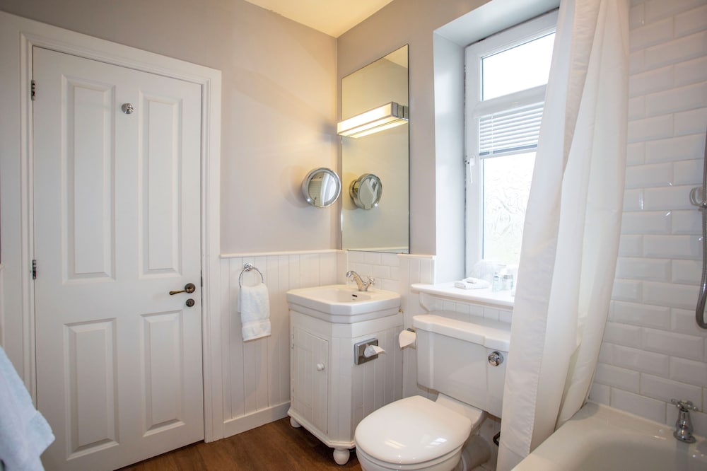 Superior Double or Twin Room photo 3