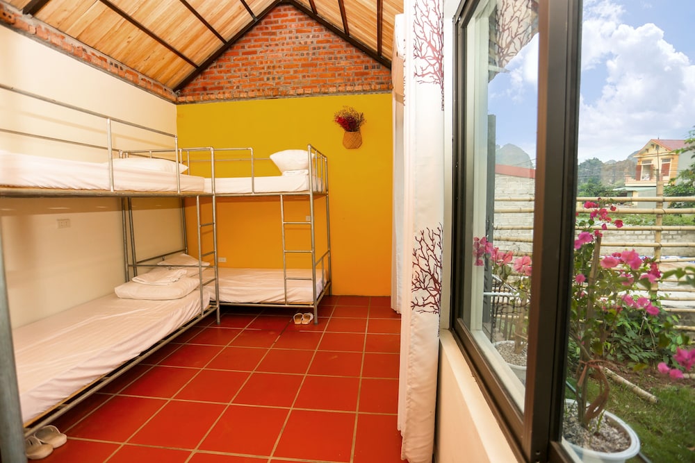 Bed in 6-bed Female Dormitory photo 1