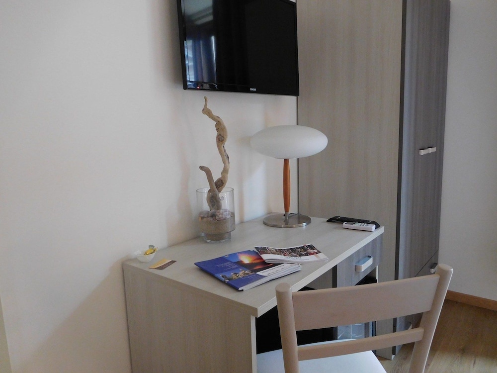 Double Room - Photo 15