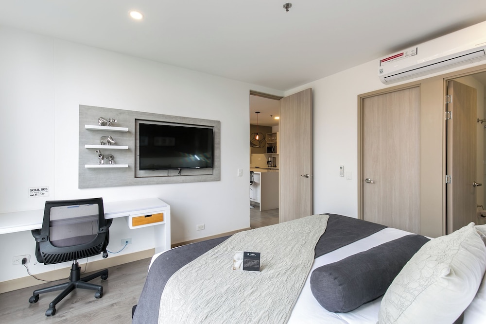 Deluxe Apartment 805