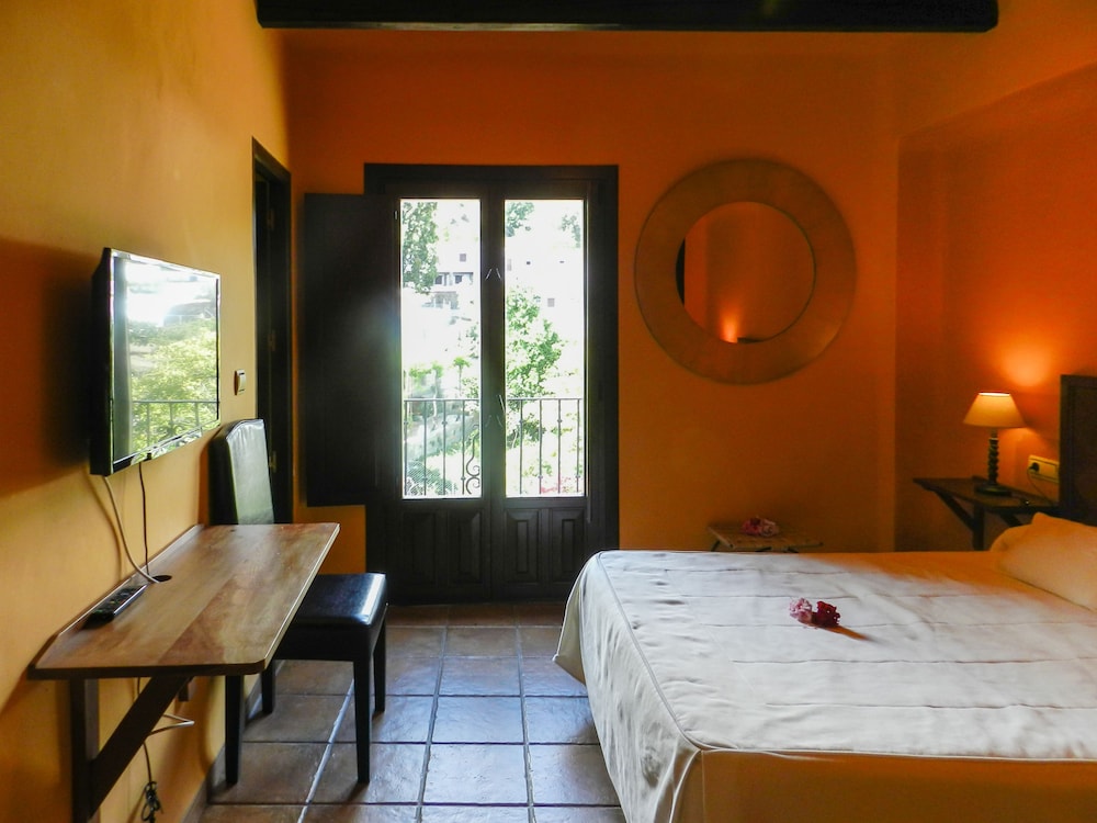 Habitación Económica, Acceso a la Piscina