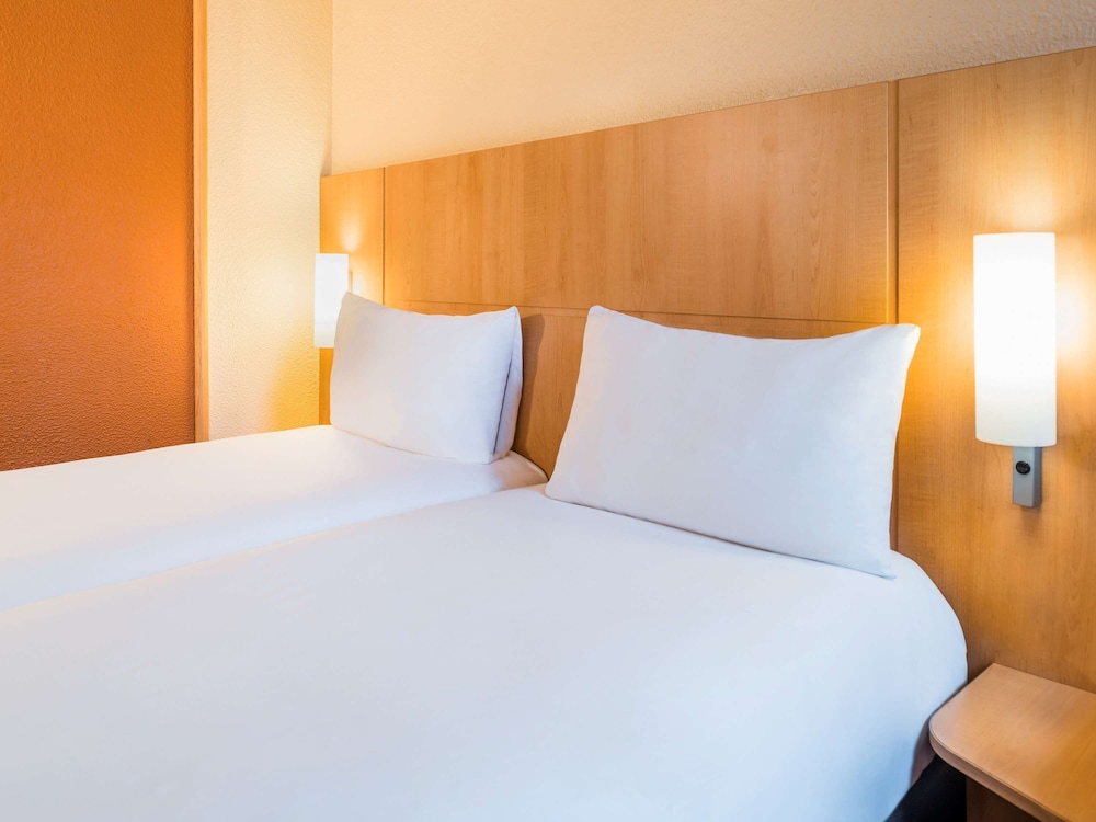 Standard Room, 2 Twin Beds - Photo 4