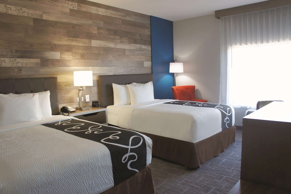 Executive Studio Suite, 2 Queen Beds, Non Smoking, City View photo 1